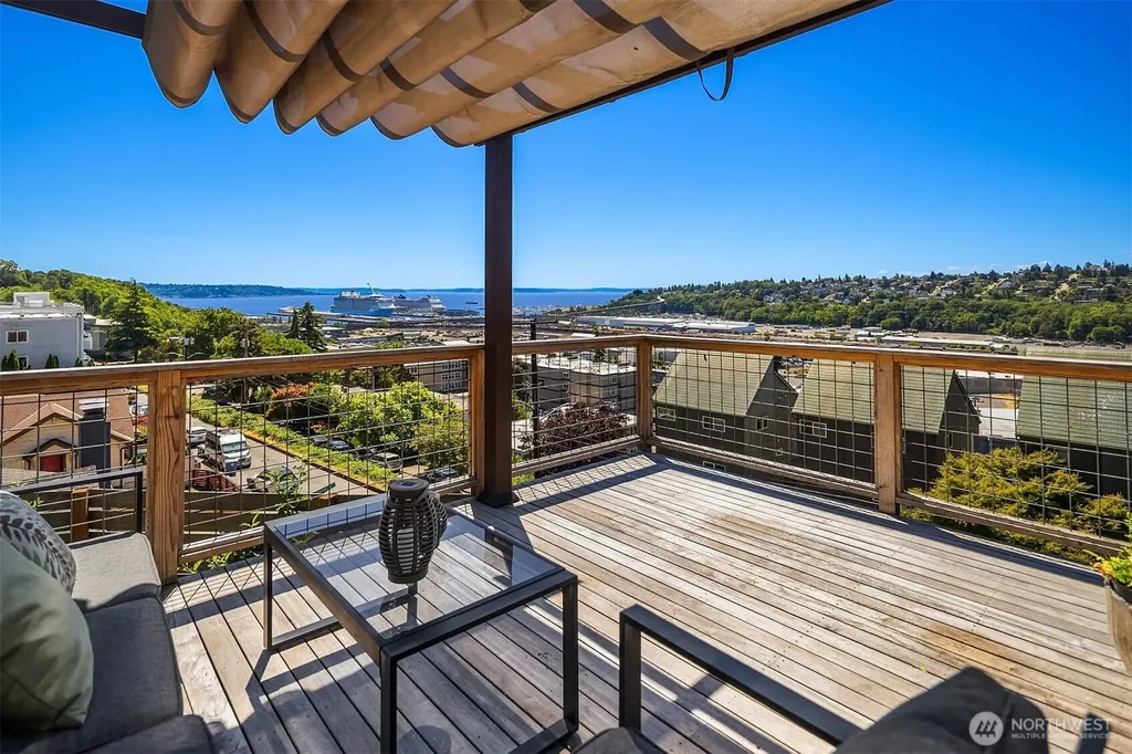2508 13th Avenue W Seattle WA 98119
