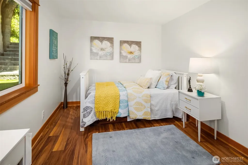 2508 13th Avenue W Seattle WA 98119