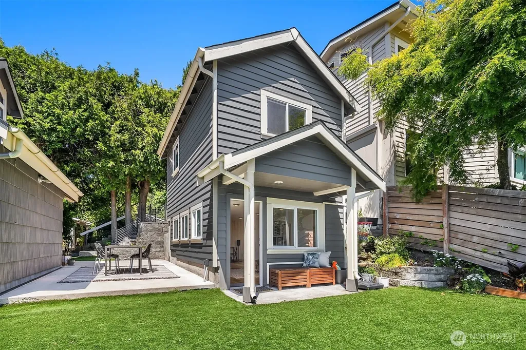 2508 13th Avenue W Seattle WA 98119