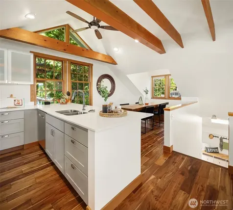 2508 13th Avenue W Seattle WA 98119