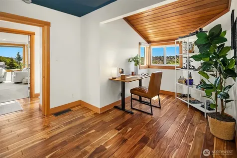 2508 13th Avenue W Seattle WA 98119