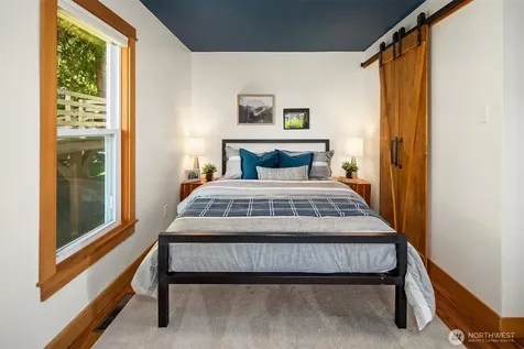 2508 13th Avenue W Seattle WA 98119