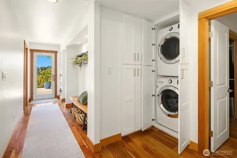2508 13th Avenue W Seattle WA 98119