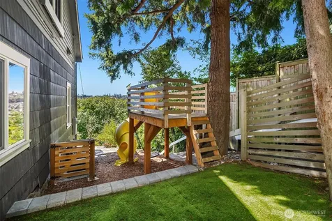 2508 13th Avenue W Seattle WA 98119