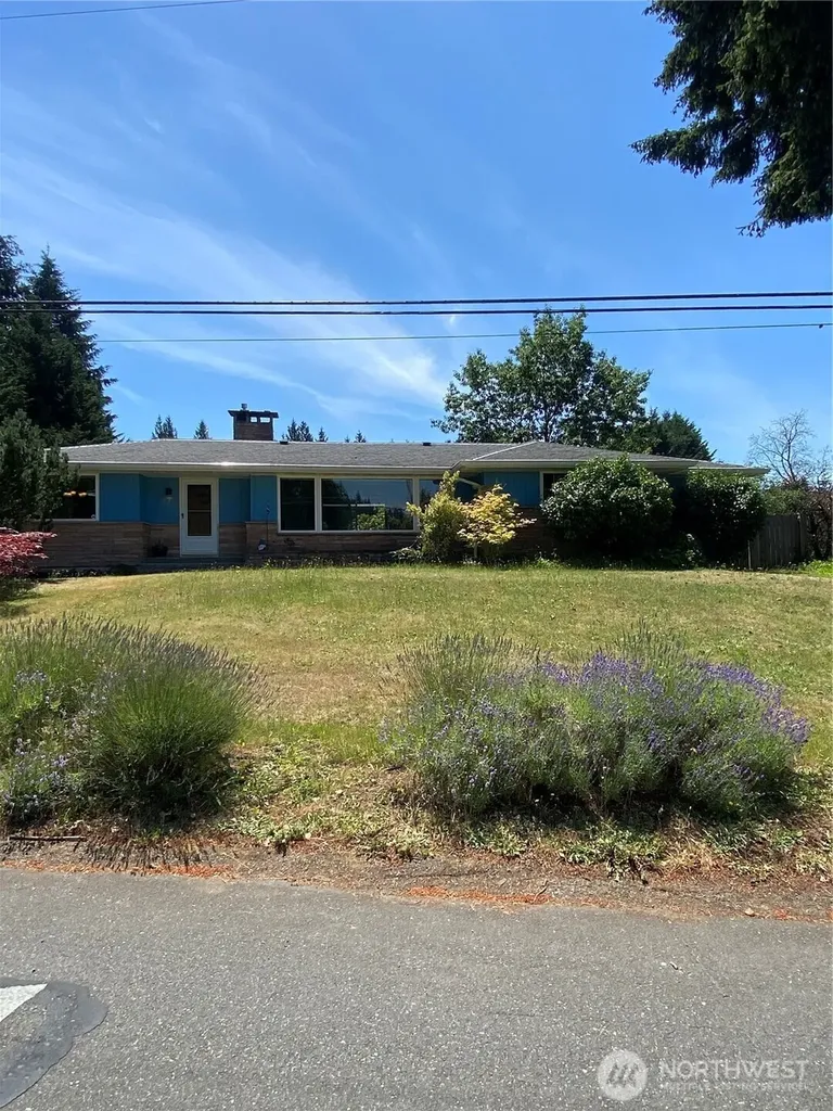 6609 Husky Way SE Lacey WA 98503