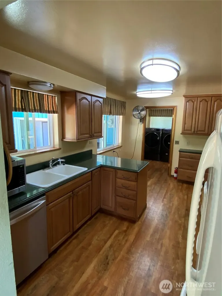 6609 Husky Way SE Lacey WA 98503