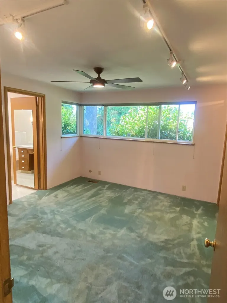 6609 Husky Way SE Lacey WA 98503