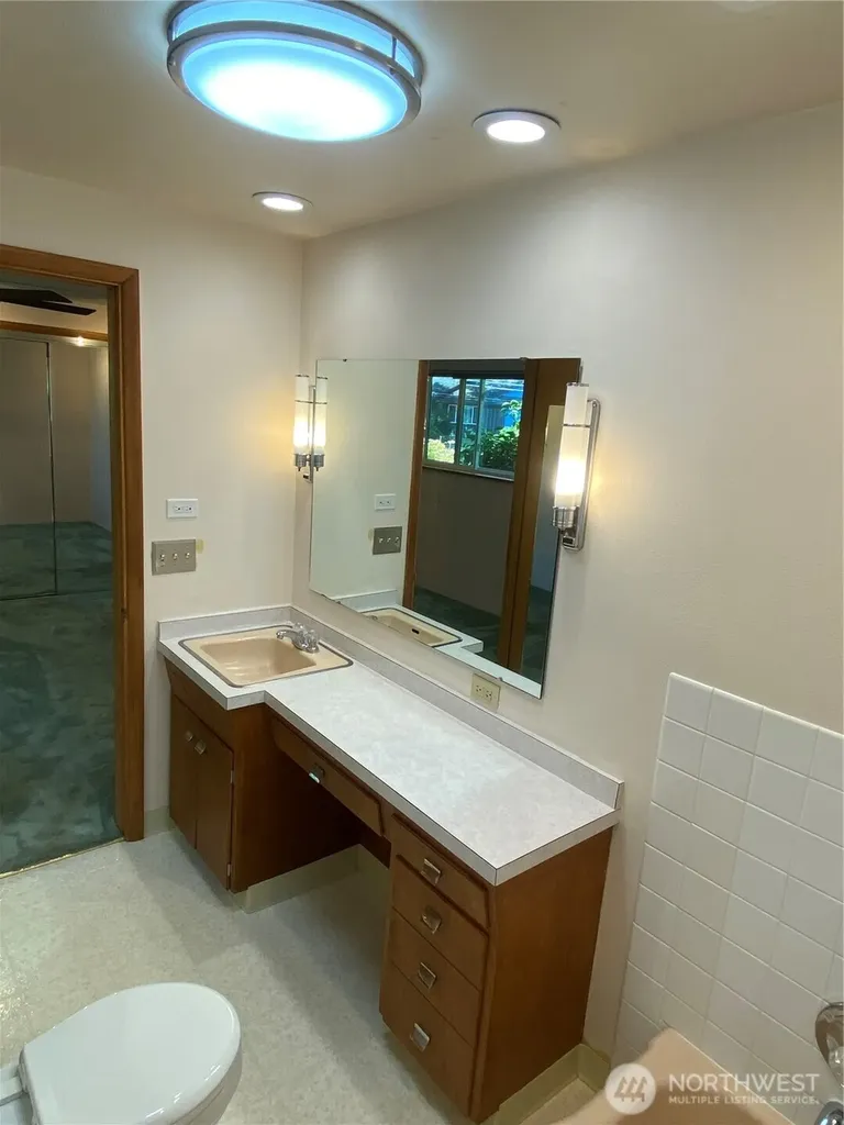 6609 Husky Way SE Lacey WA 98503