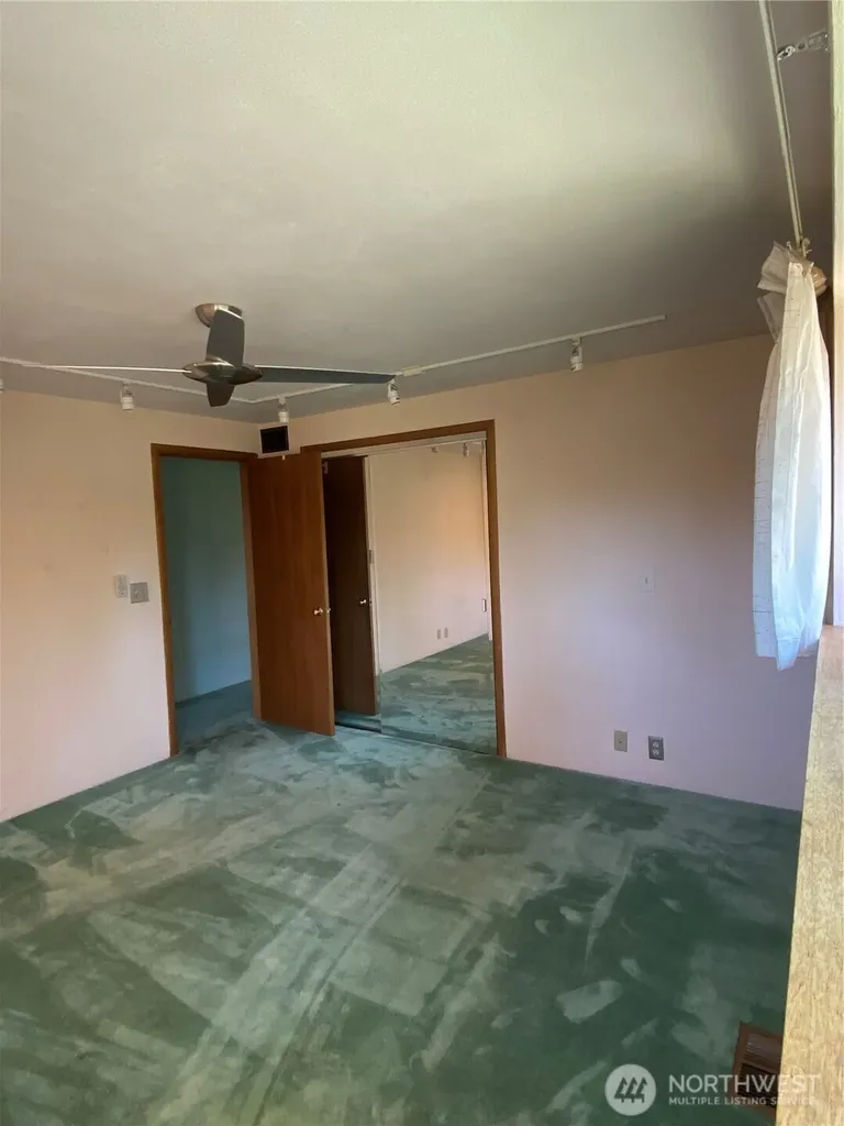 6609 Husky Way SE Lacey WA 98503