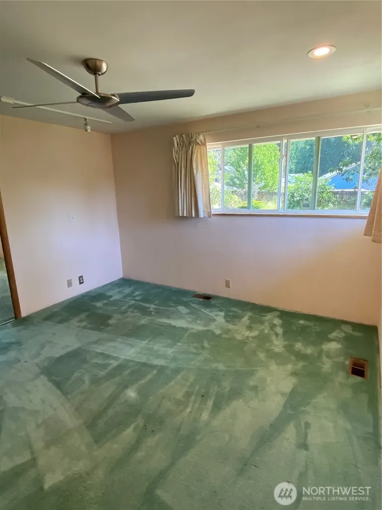 6609 Husky Way SE Lacey WA 98503