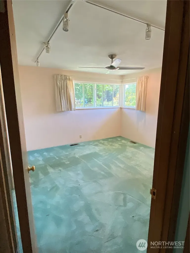 6609 Husky Way SE Lacey WA 98503