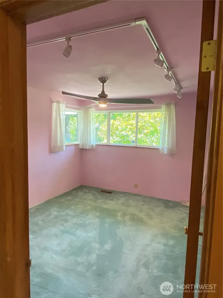 6609 Husky Way SE Lacey WA 98503