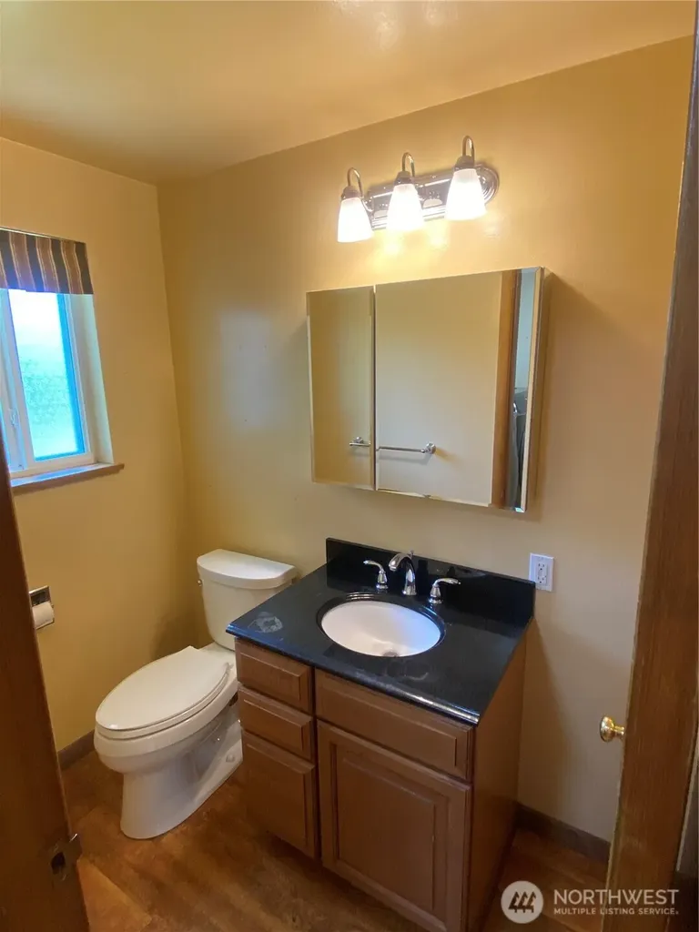 6609 Husky Way SE Lacey WA 98503