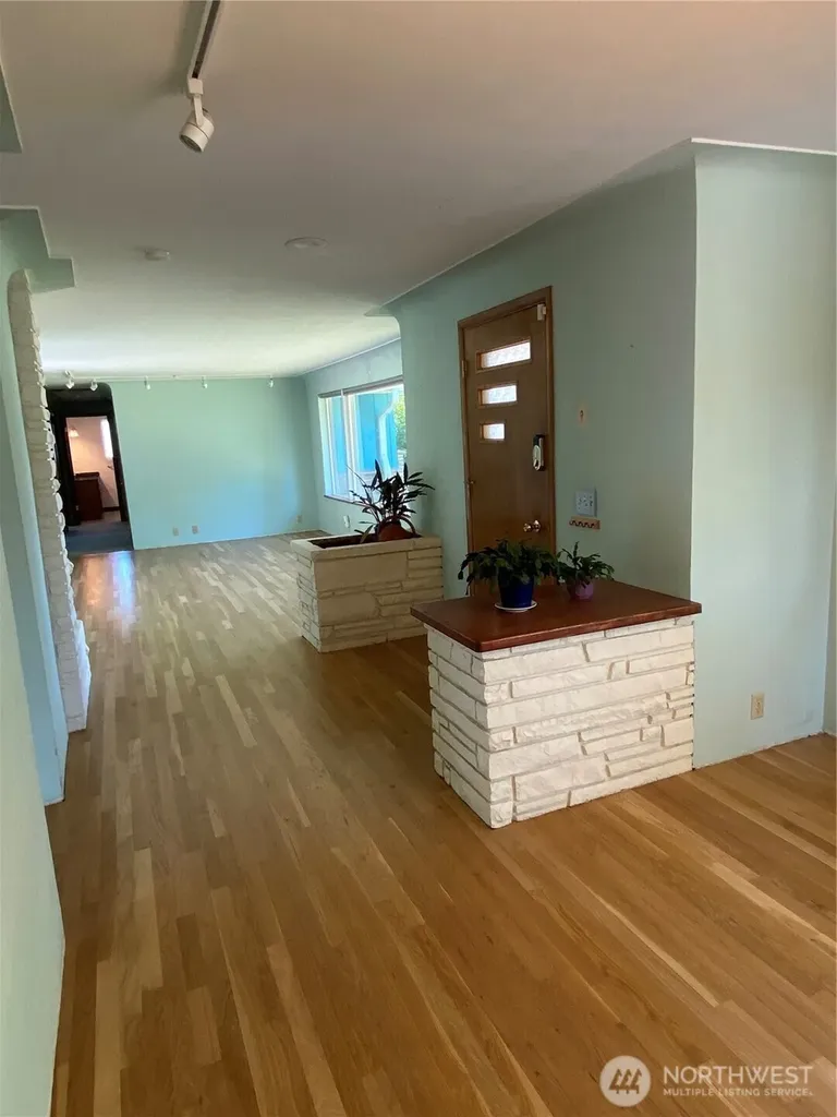 6609 Husky Way SE Lacey WA 98503