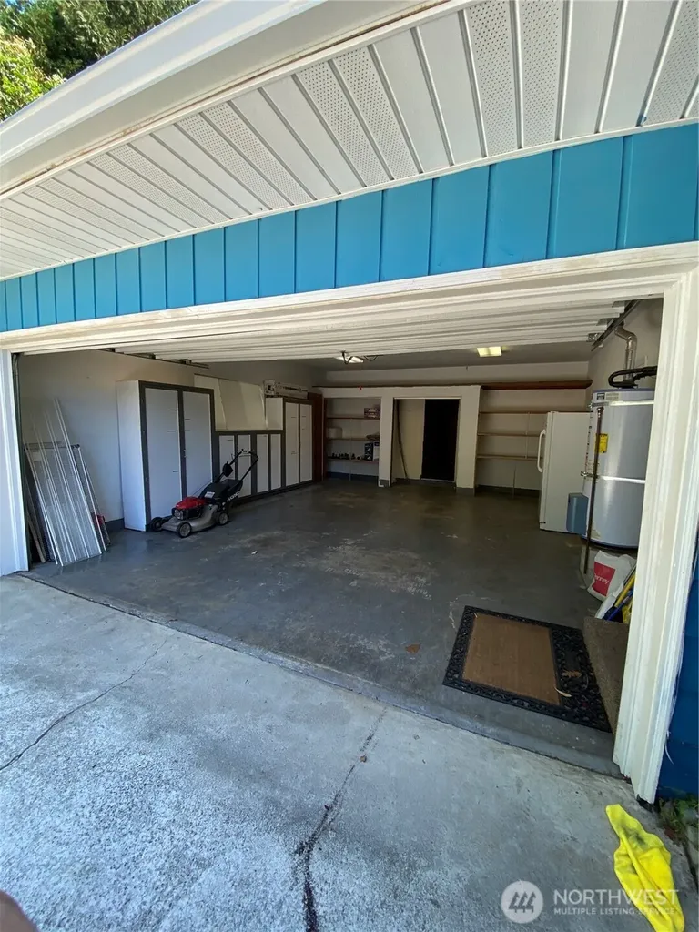 6609 Husky Way SE Lacey WA 98503