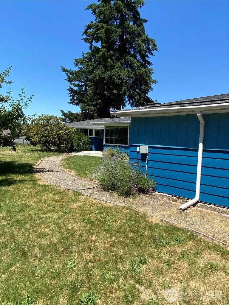 6609 Husky Way SE Lacey WA 98503