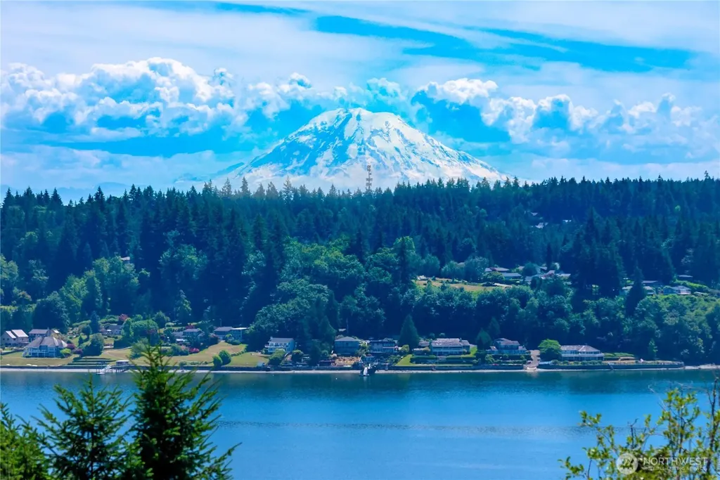 13214 Emerald Drive NW Gig Harbor WA 98329