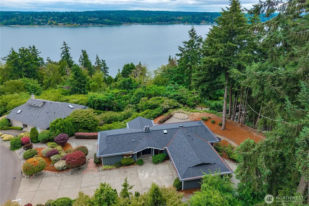 13214 Emerald Drive NW Gig Harbor WA 98329