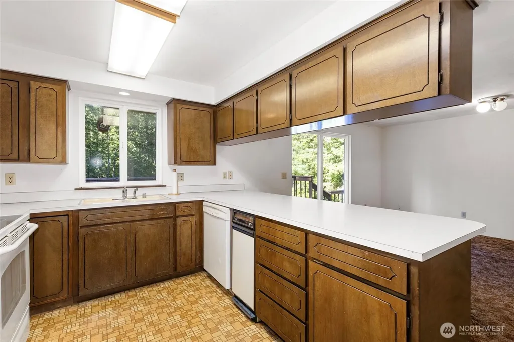 5582 NW Gross Road Bremerton WA 98312