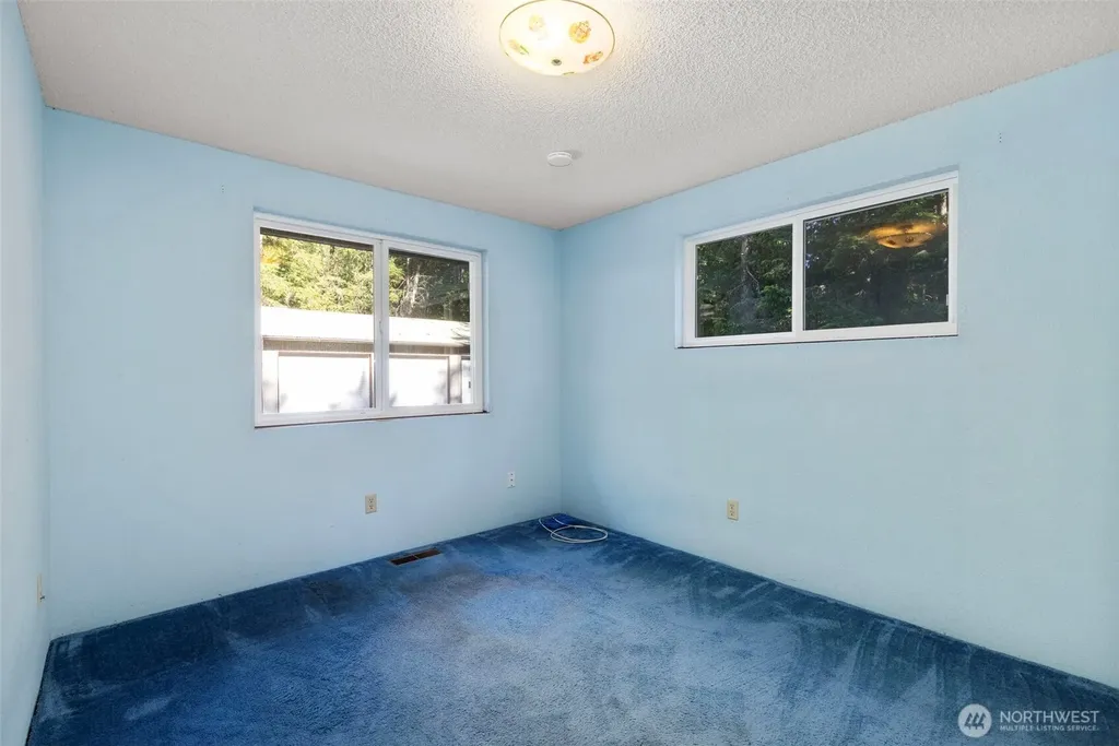 5582 NW Gross Road Bremerton WA 98312