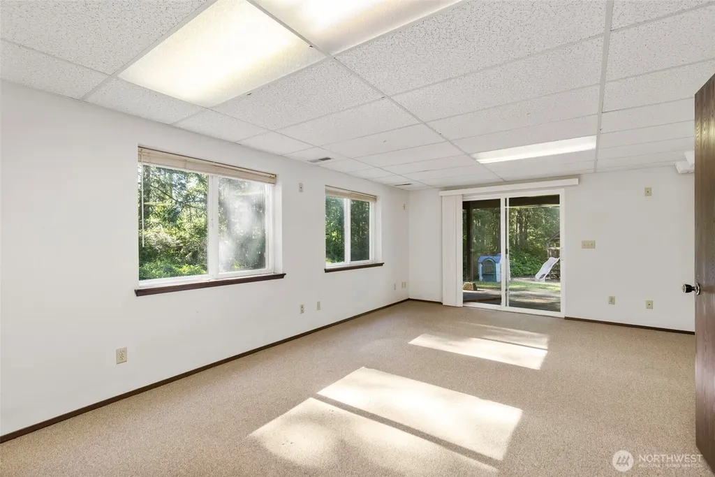 5582 NW Gross Road Bremerton WA 98312
