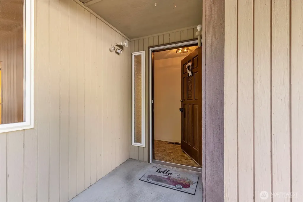 5582 NW Gross Road Bremerton WA 98312