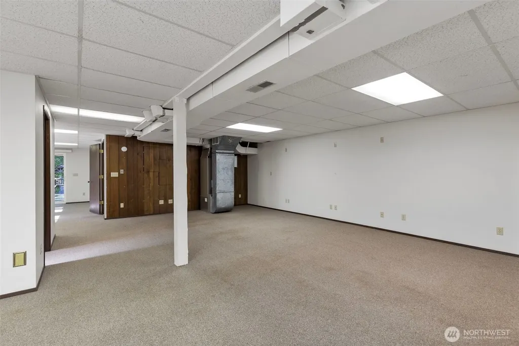 5582 NW Gross Road Bremerton WA 98312