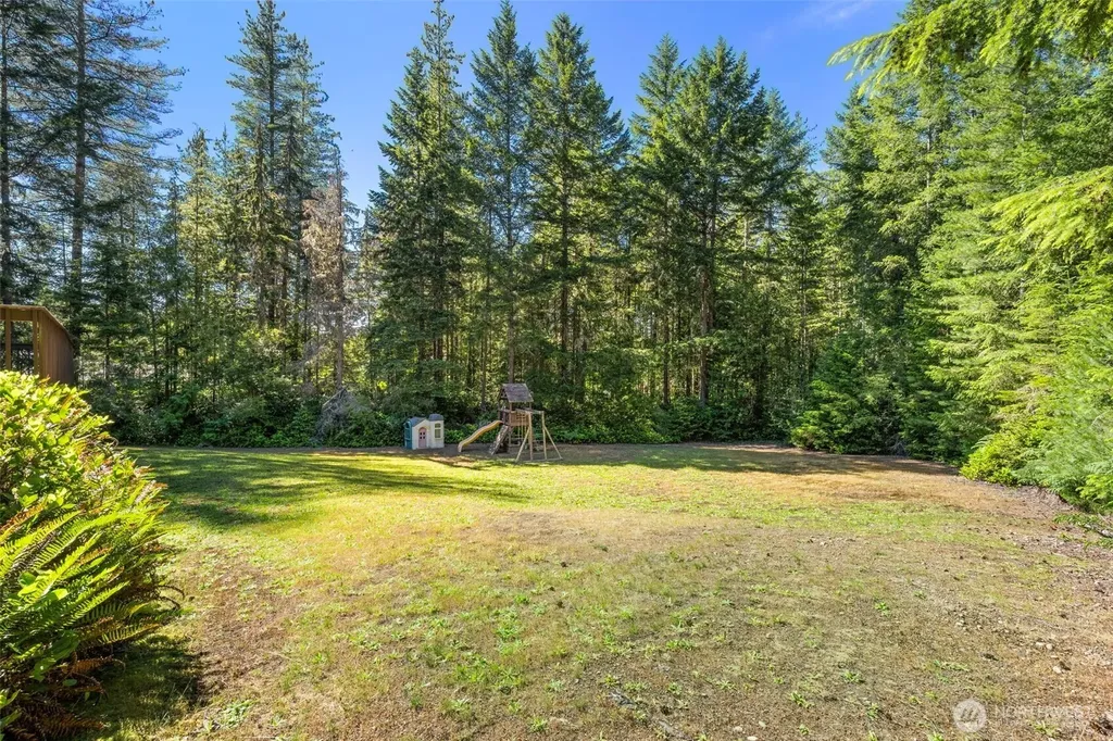 5582 NW Gross Road Bremerton WA 98312