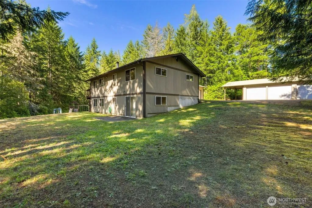 5582 NW Gross Road Bremerton WA 98312