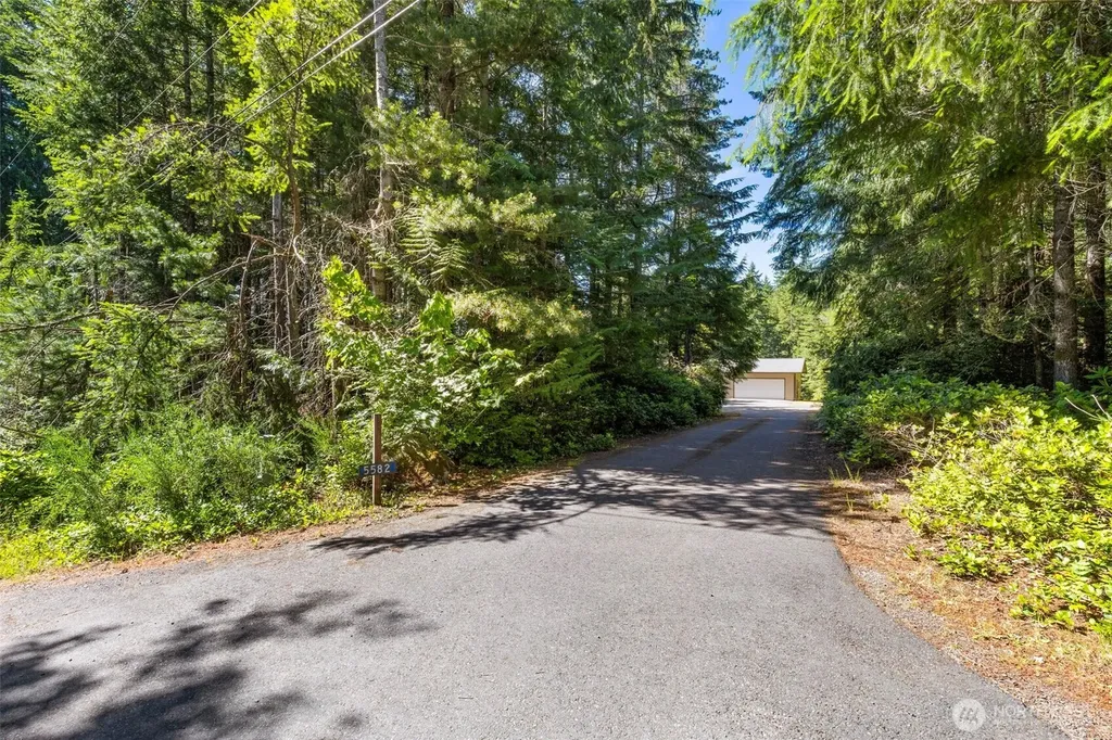 5582 NW Gross Road Bremerton WA 98312
