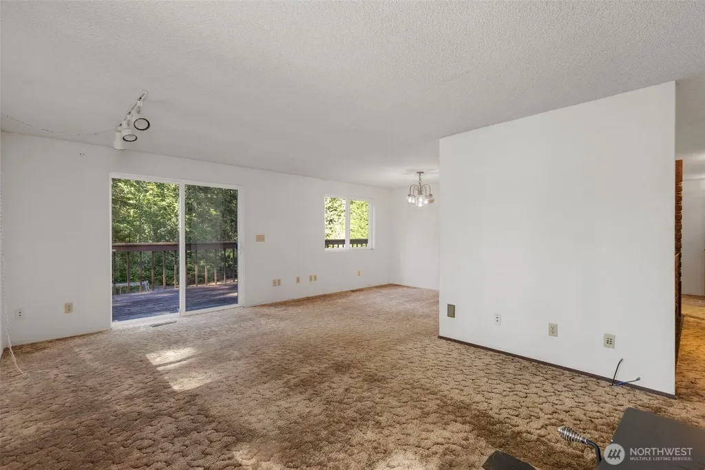 5582 NW Gross Road Bremerton WA 98312
