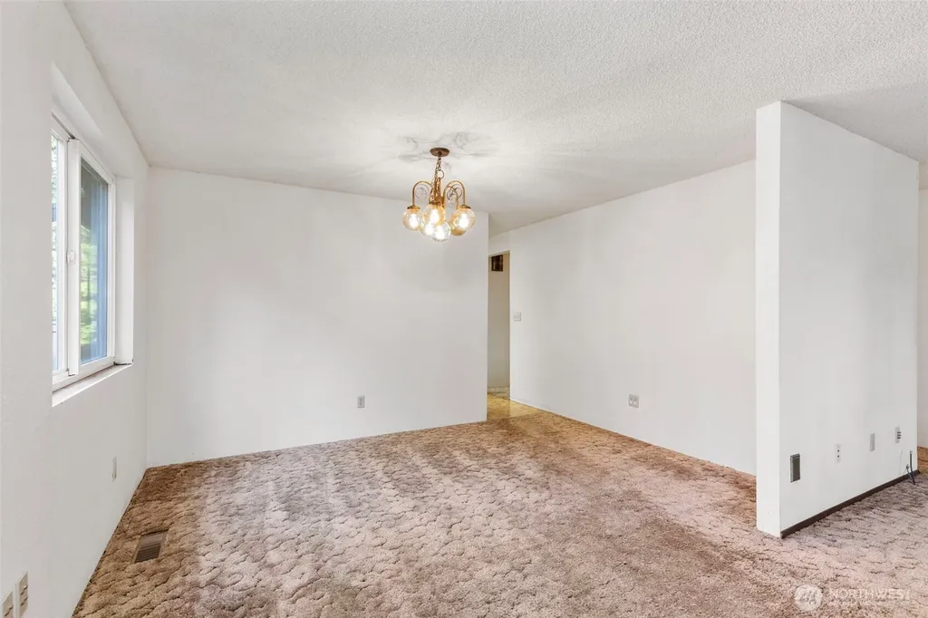 5582 NW Gross Road Bremerton WA 98312