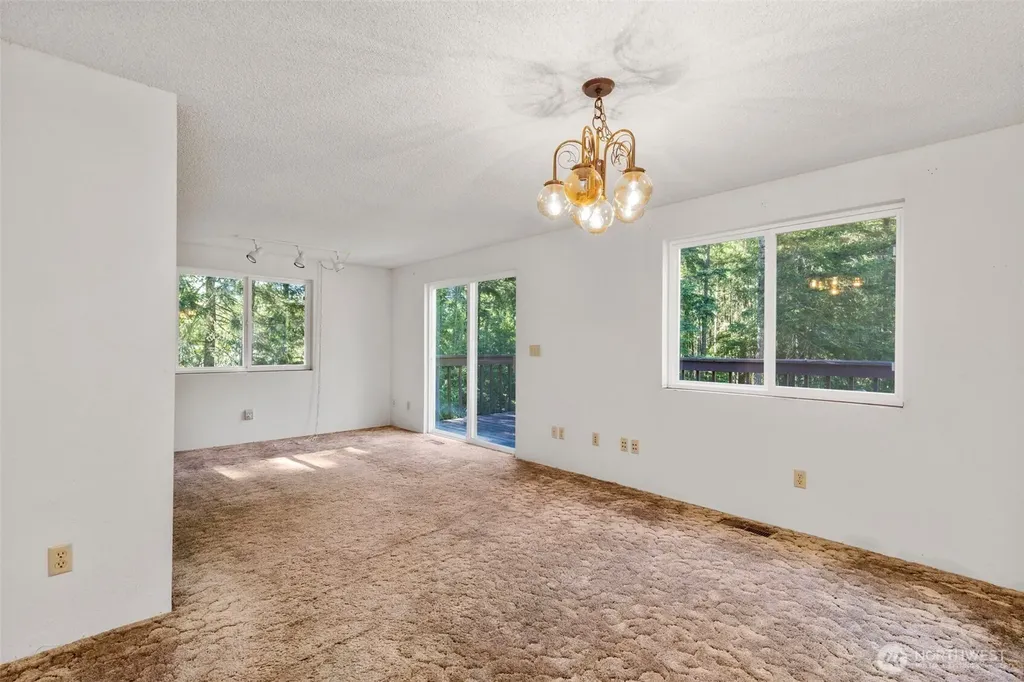 5582 NW Gross Road Bremerton WA 98312