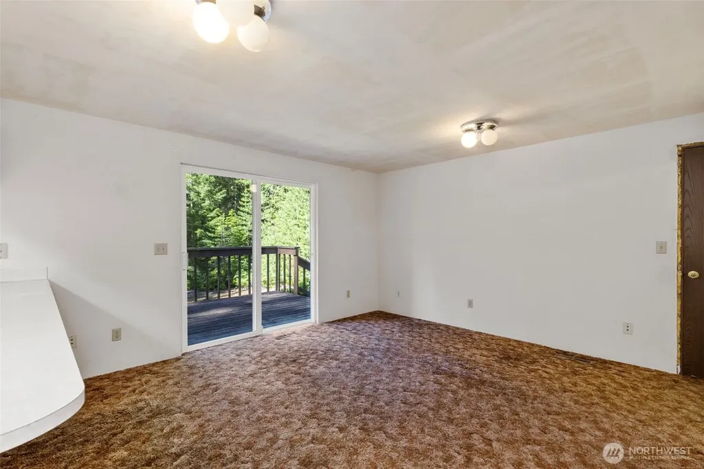 5582 NW Gross Road Bremerton WA 98312