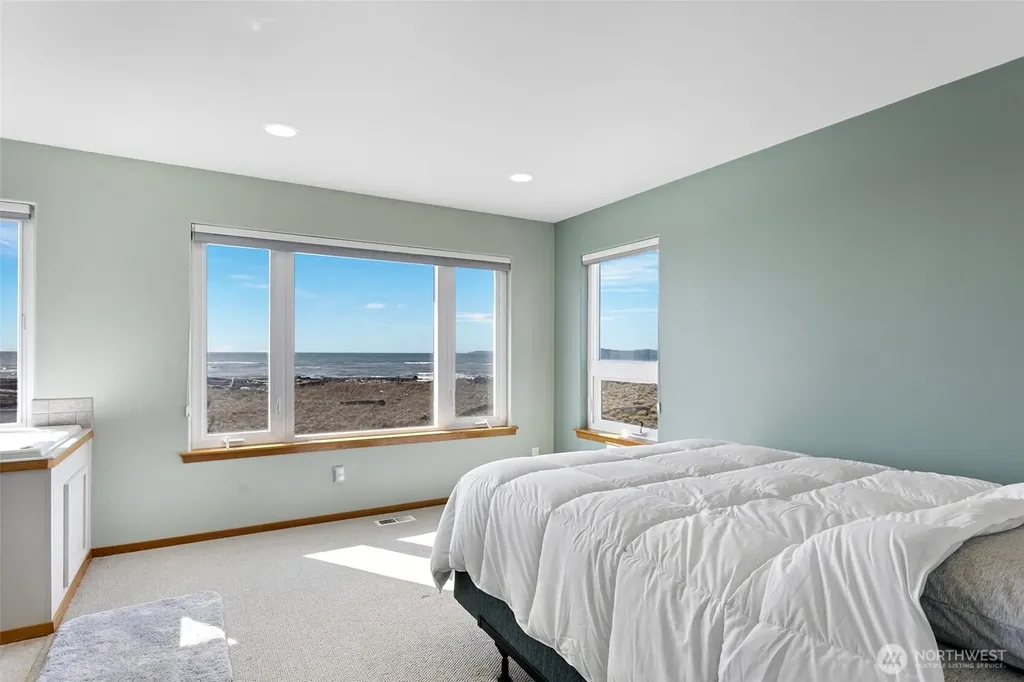 913 Riley Road Oak Harbor WA 98277