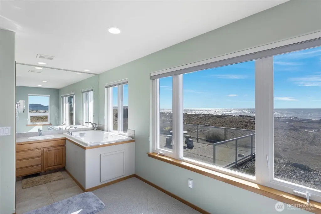 913 Riley Road Oak Harbor WA 98277