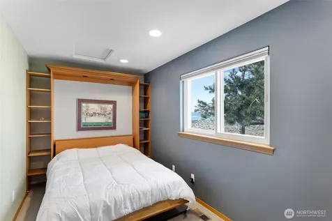 913 Riley Road Oak Harbor WA 98277