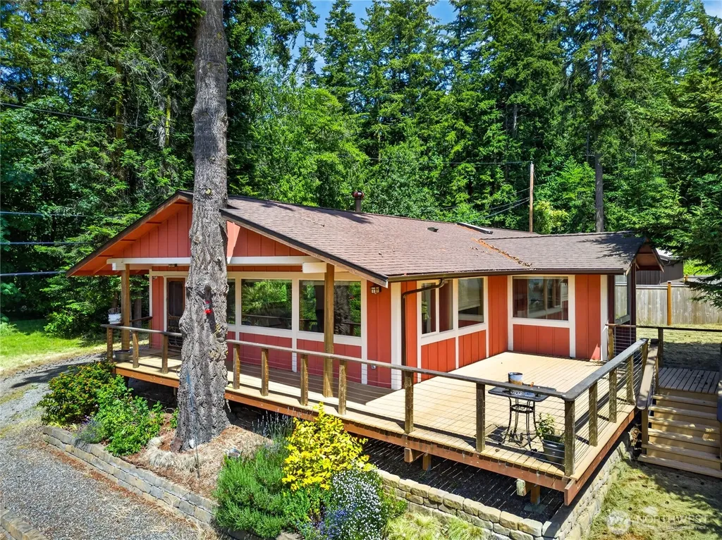 17261 Golden View Avenue La Conner WA 98257