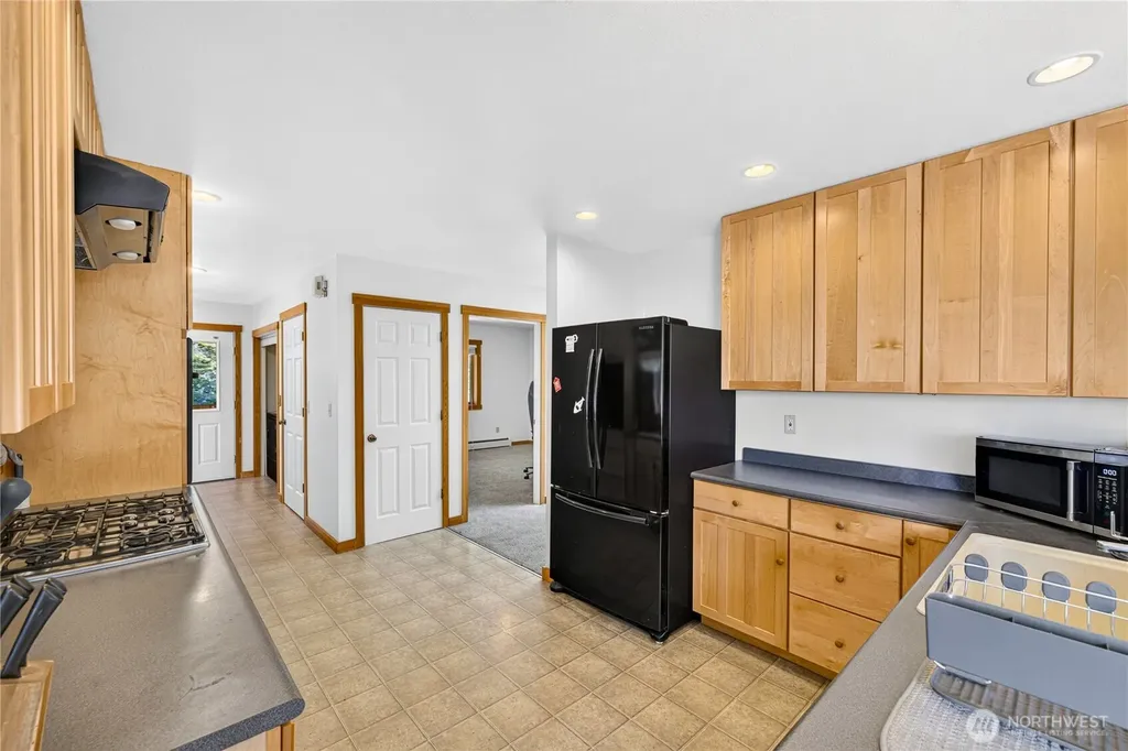 17261 Golden View Avenue La Conner WA 98257