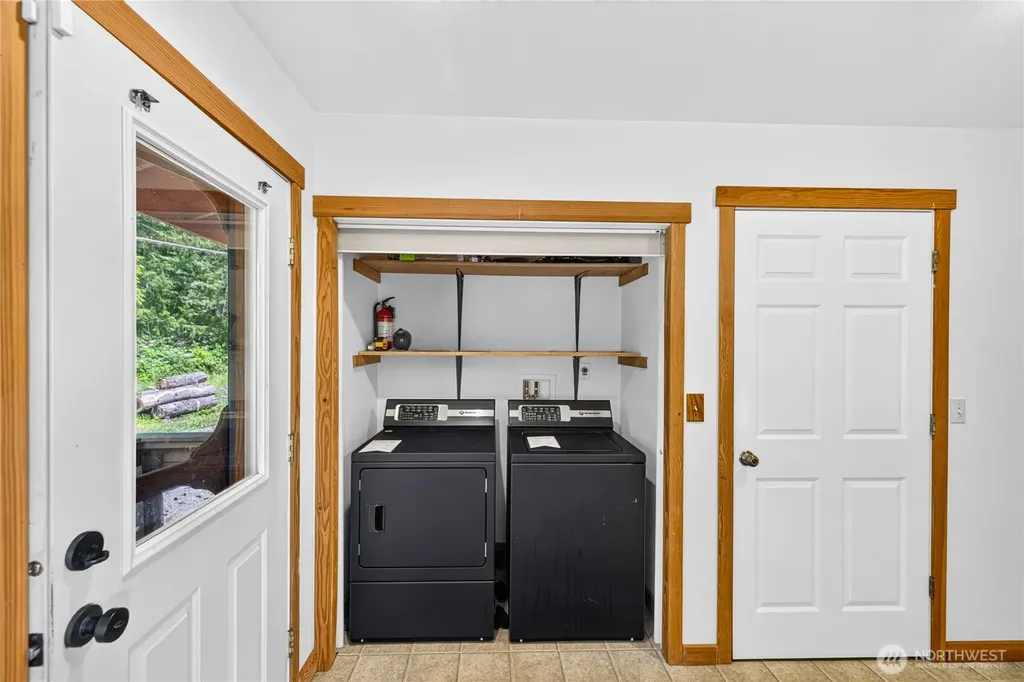 17261 Golden View Avenue La Conner WA 98257