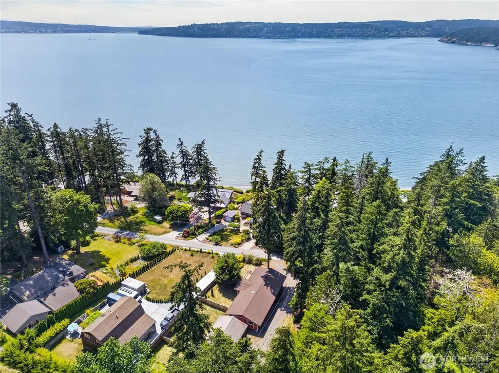 17261 Golden View Avenue La Conner WA 98257