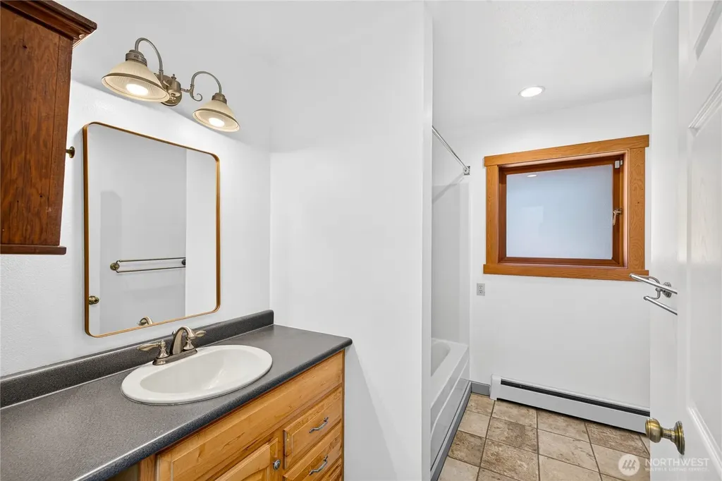 17261 Golden View Avenue La Conner WA 98257