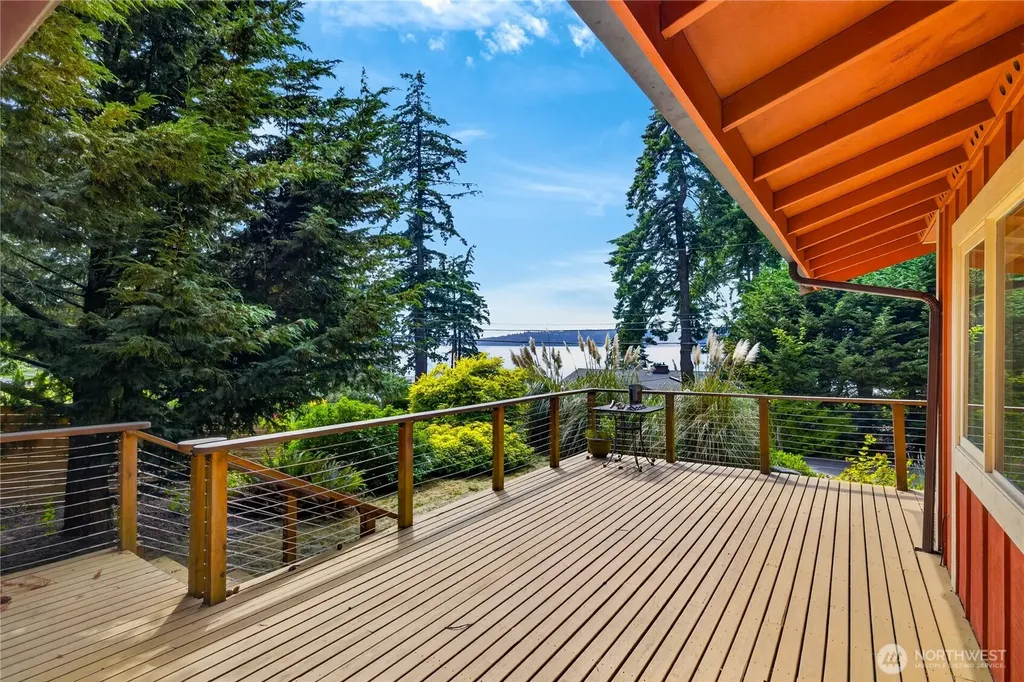 17261 Golden View Avenue La Conner WA 98257