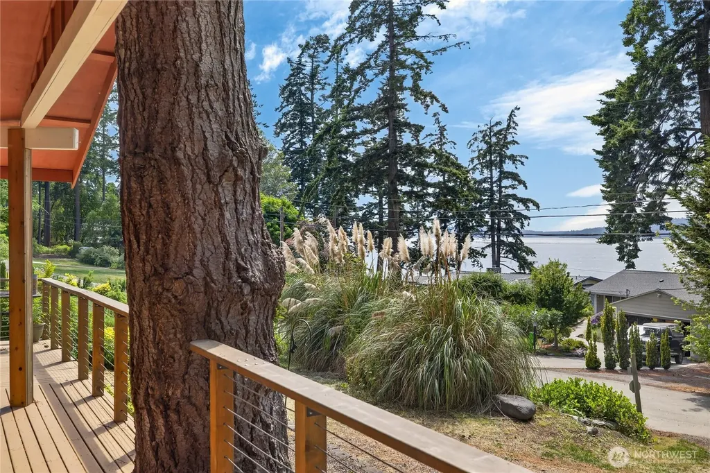 17261 Golden View Avenue La Conner WA 98257