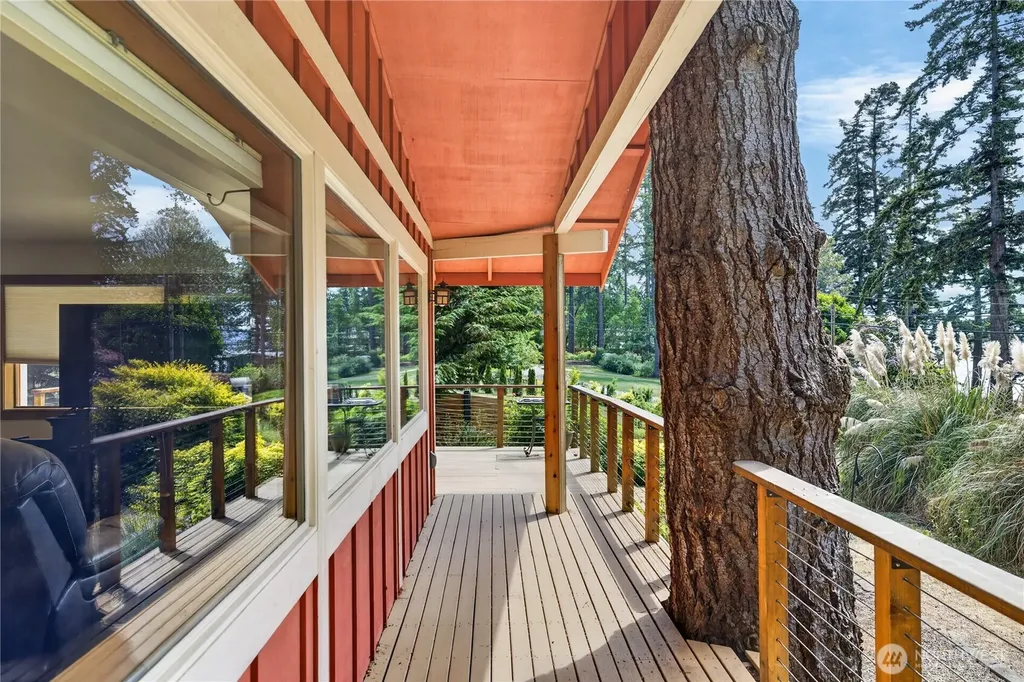 17261 Golden View Avenue La Conner WA 98257