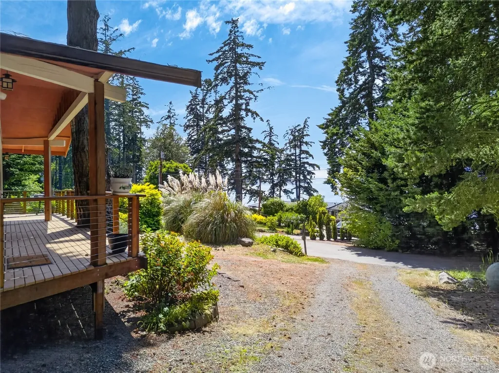 17261 Golden View Avenue La Conner WA 98257