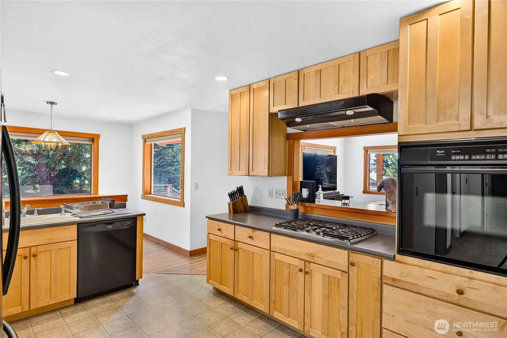 17261 Golden View Avenue La Conner WA 98257