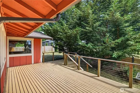 17261 Golden View Avenue La Conner WA 98257