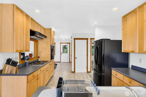 17261 Golden View Avenue La Conner WA 98257