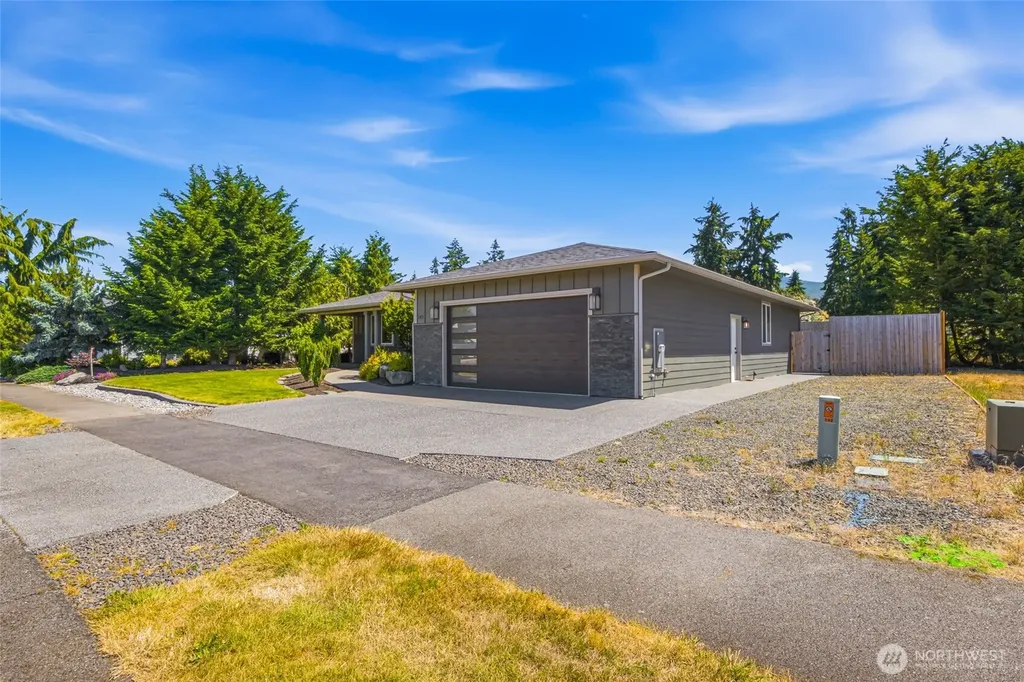 142 E Cobblestone Lane Sequim WA 98382